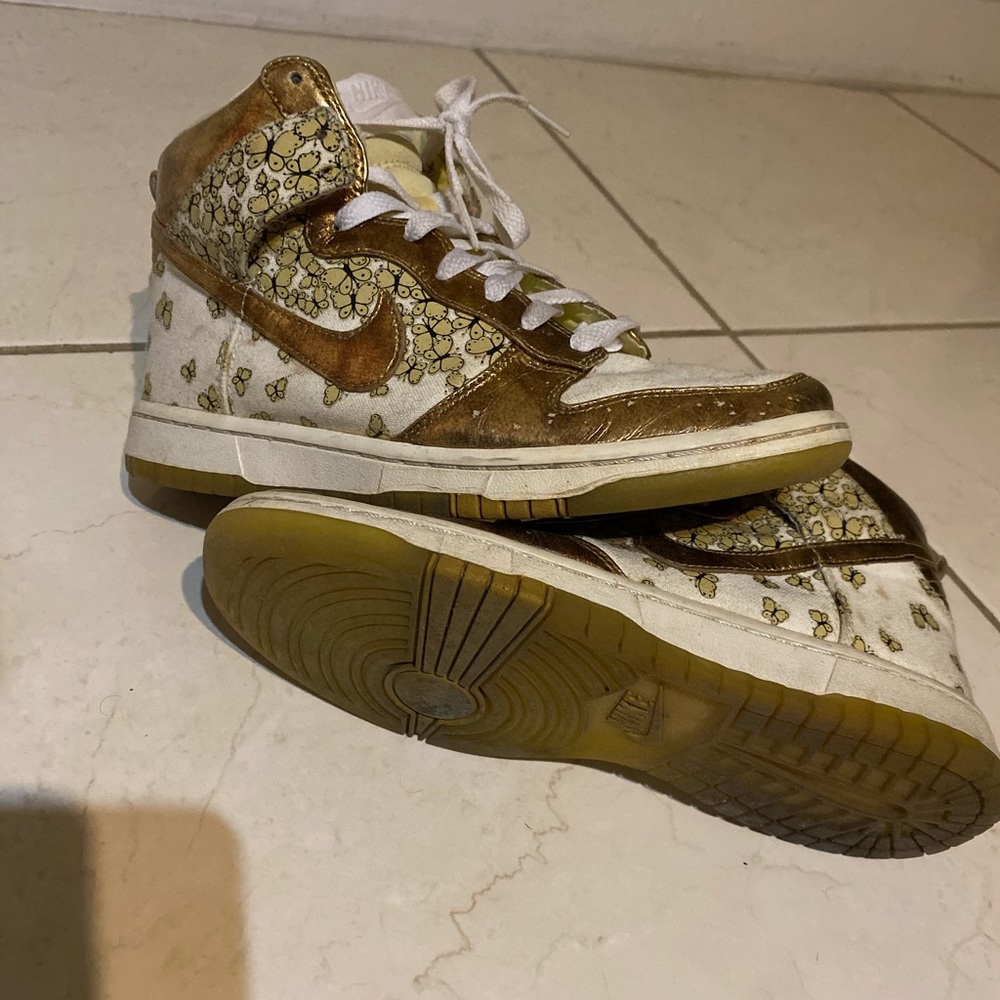 Dunk hi gold butterfly high tops